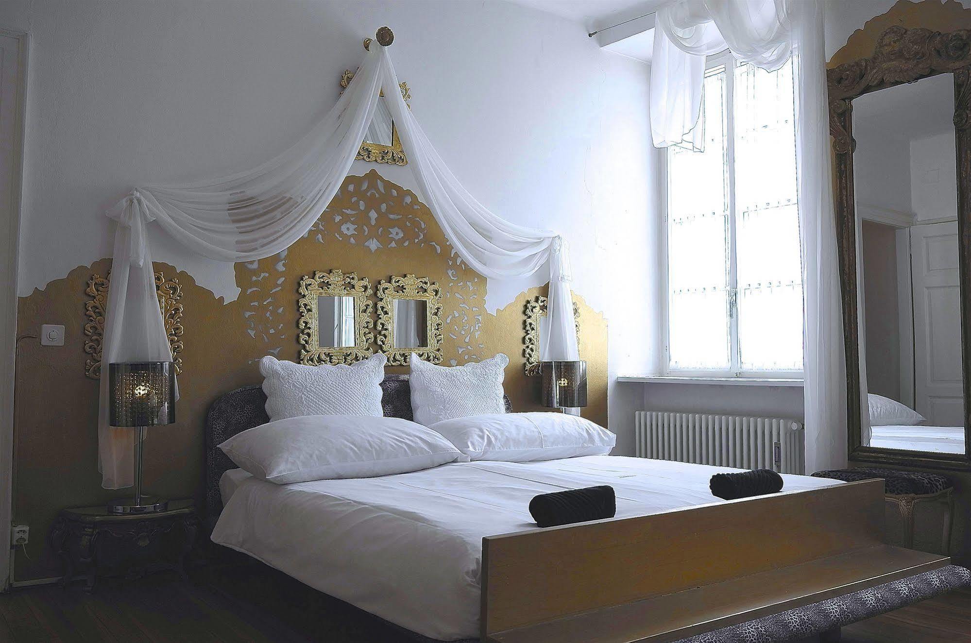 Caffe Dell'Arte Boutique Rooms Локарно Екстериор снимка